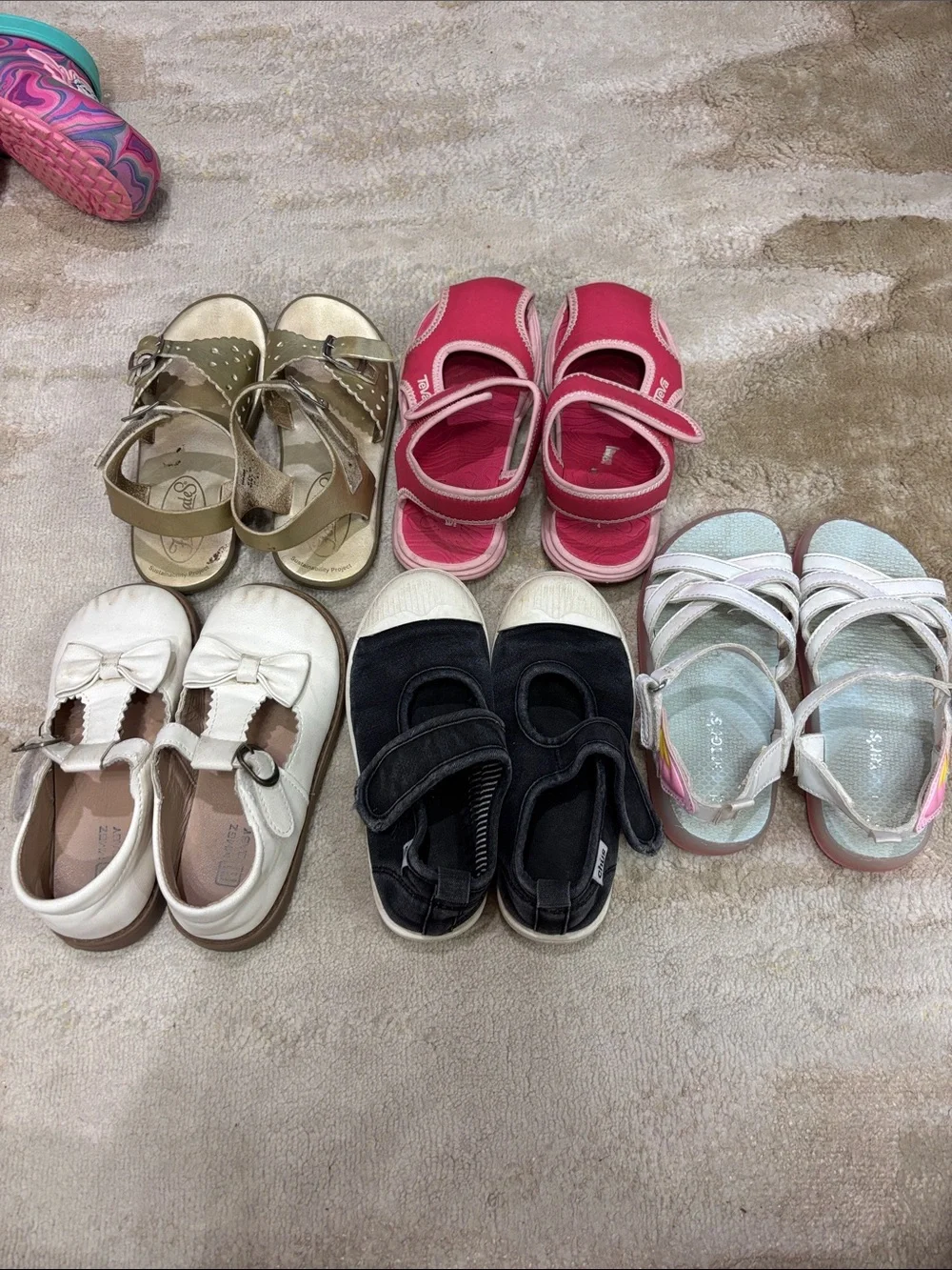 Entire lot of girls summer shoes!! Size 10-11!!